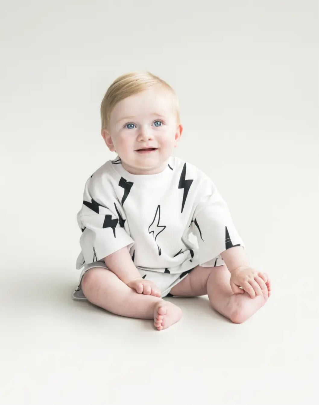 Lighting Bolt Boys Trendy $ comfy kids outfit/Boys Two piece sets