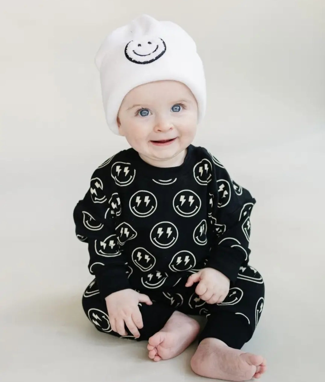 Trendy Black Smiley & Lightning Bolt Kids Sweatshirt and Jogger Set/Boys two piece sets