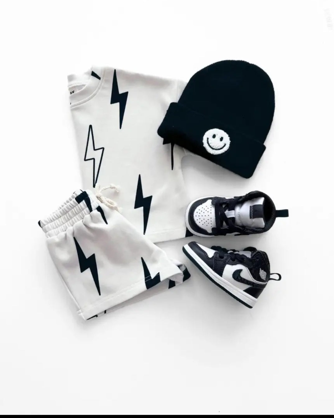 Lighting Bolt Boys Trendy $ comfy kids outfit/Boys Two piece sets