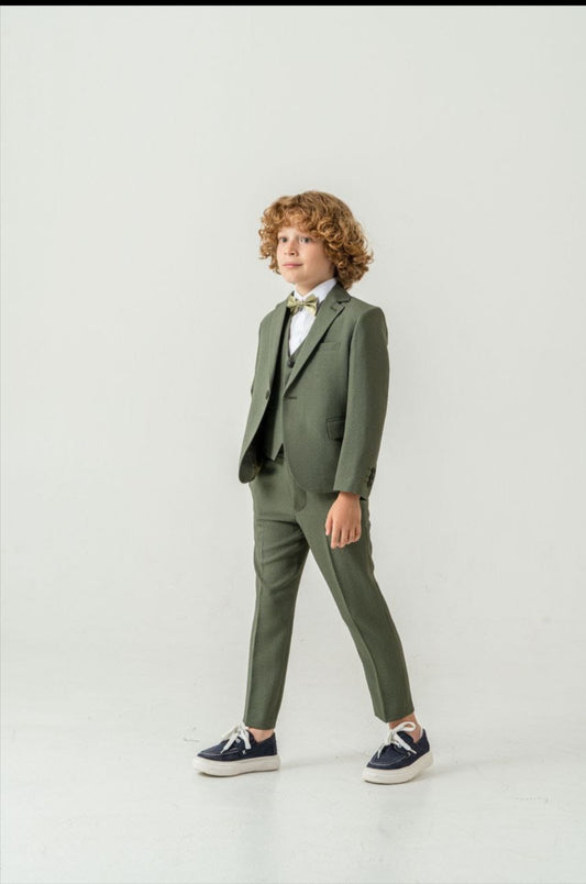 Boys 5-Piece Green Tuxedo Set – Includes Coat, Vest, Pants, White Shirt & Bow Tie