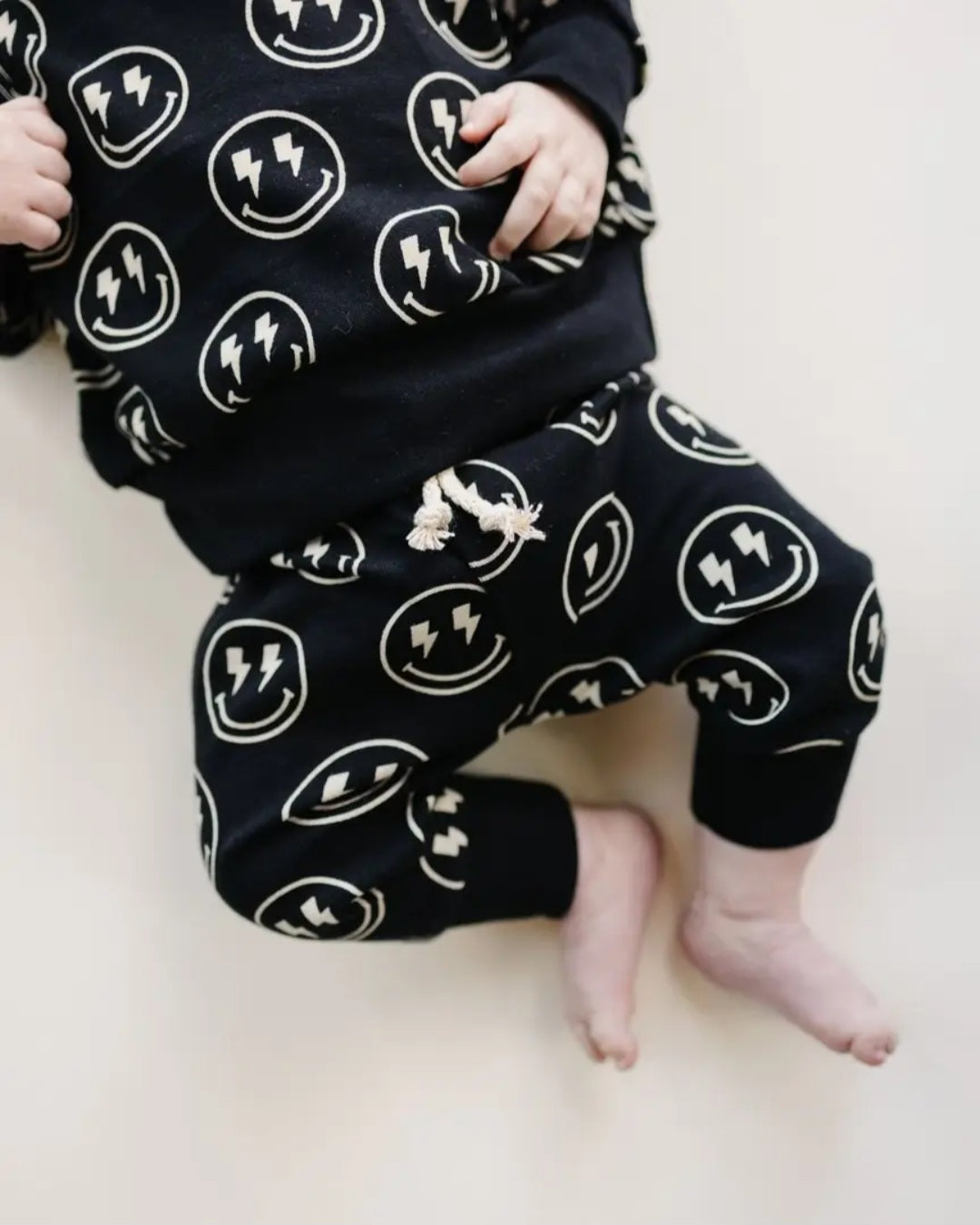 Trendy Black Smiley & Lightning Bolt Kids Sweatshirt and Jogger Set